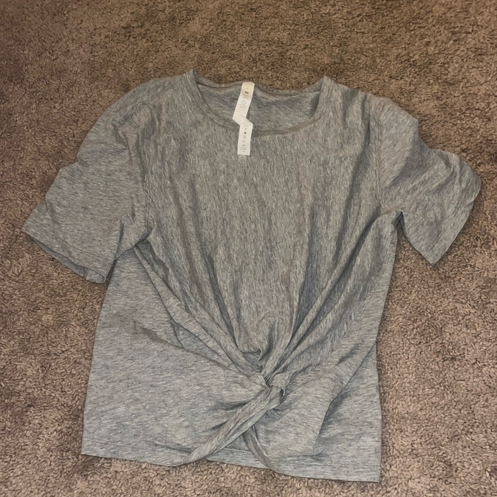 Lululemon crop top